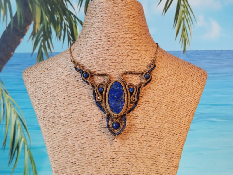 Collier micro-macramé et lapis-lazuli "TIMEO"