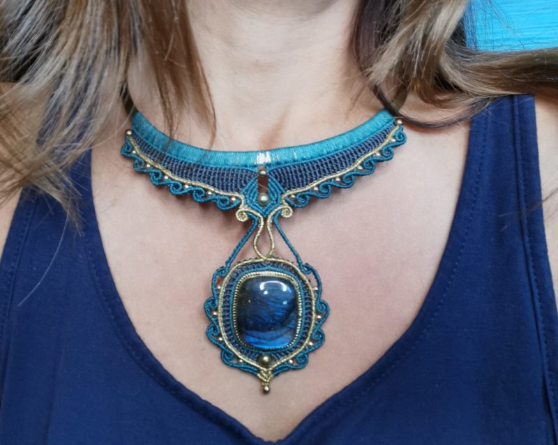 Collier Micro-macramé et Labradorite HORUS